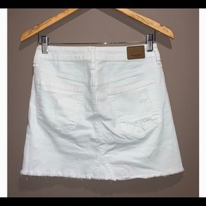 American eagle white denim skirt